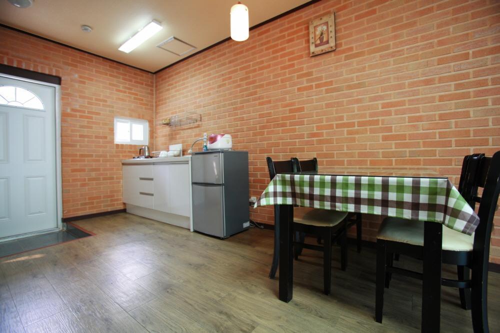 Hwangto Green Village Pension Йонгин Экстерьер фото