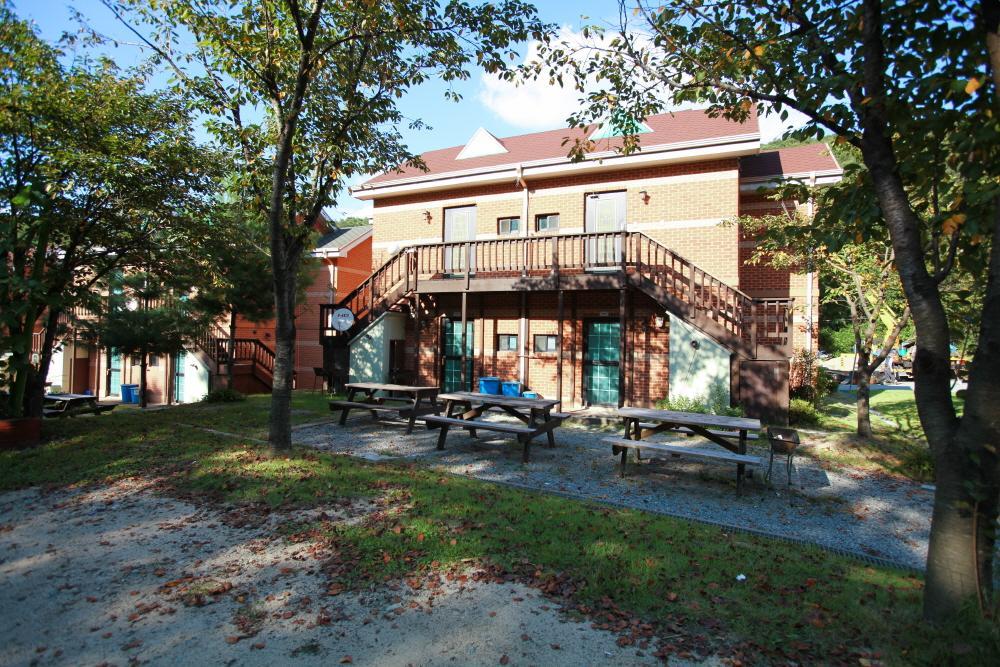 Hwangto Green Village Pension Йонгин Экстерьер фото